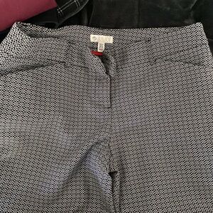 EUC-Black and White Patterned Ankle Pants